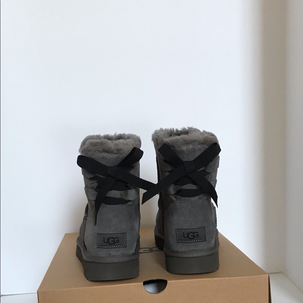 UGG Mini Continuity Bow Boots - Picture 3 of 7